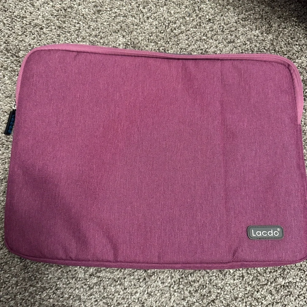 Laptop sleeve